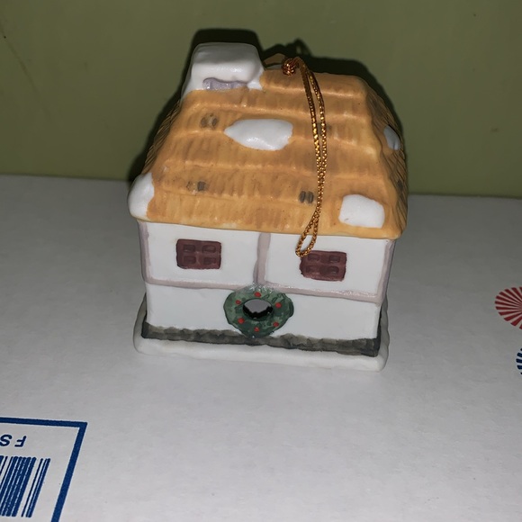 ππ
πVINTAGE DICKENS VILLAGE BELL LIGHTS ORNAMENT FACTORY π²π
π - Picture 3 of 5